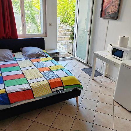 Chambre meublée indépendante, avec piscine, pour 2 personnes Toulouse Extérieur photo
