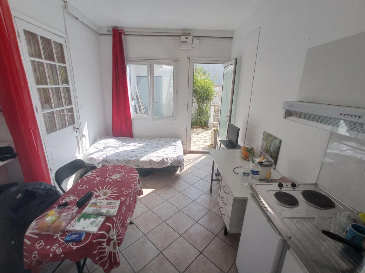 Chambre meublée indépendante, avec piscine, pour 2 personnes Toulouse Extérieur photo